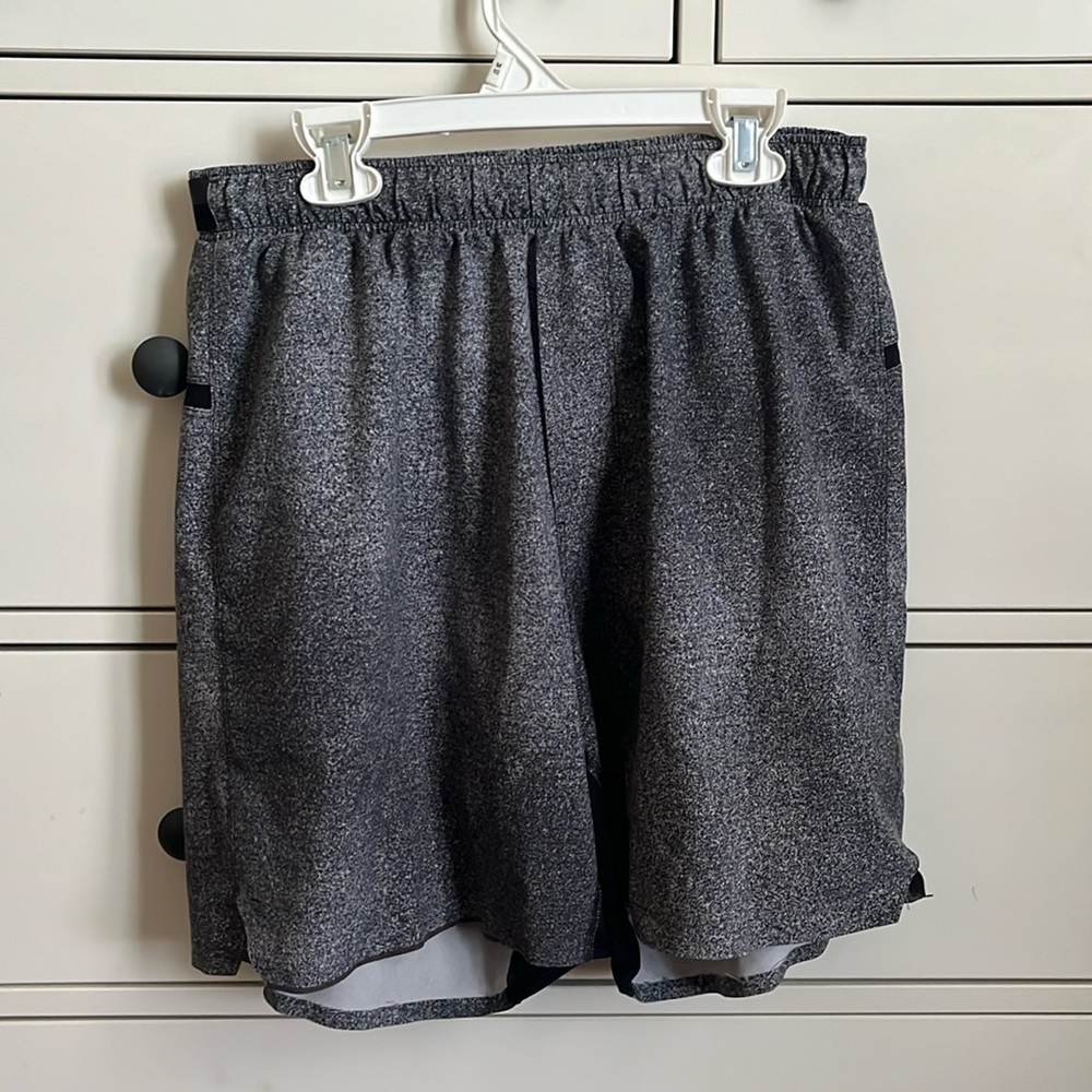 Grey men’s lulu shorts